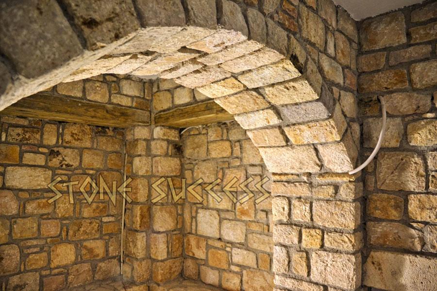 арка из камня