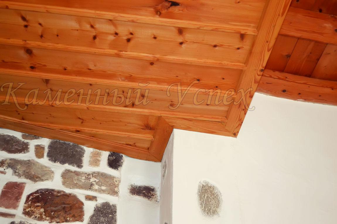 деревянный потолок, греческий стиль