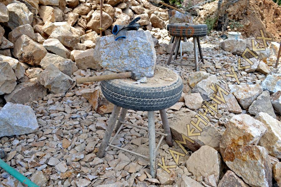 Инструмент каменщика: стол для обработки камня - Каменный успех