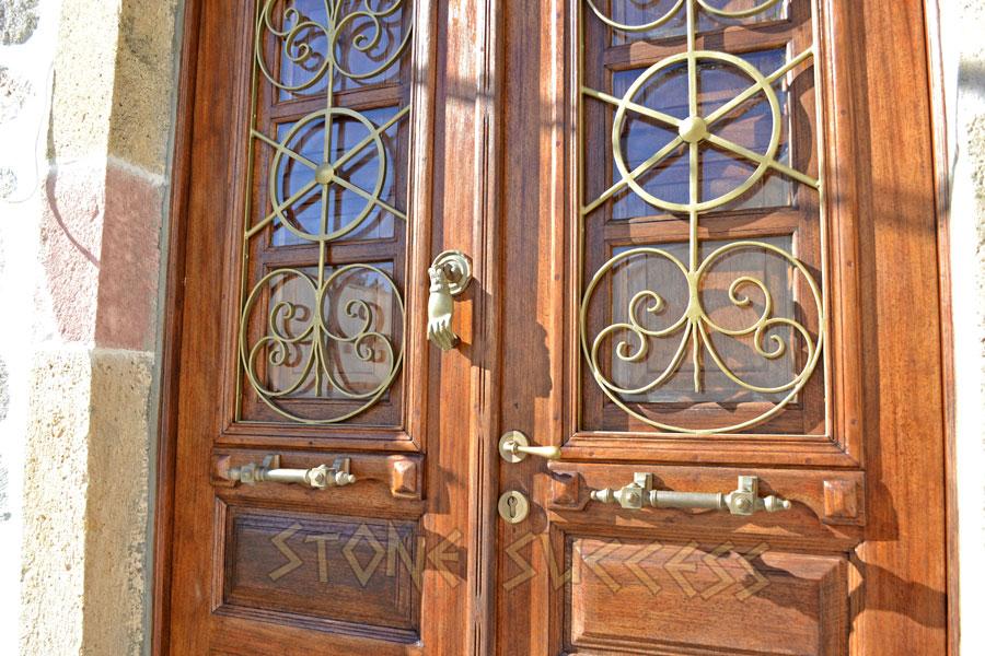 антикварные деревянные двери