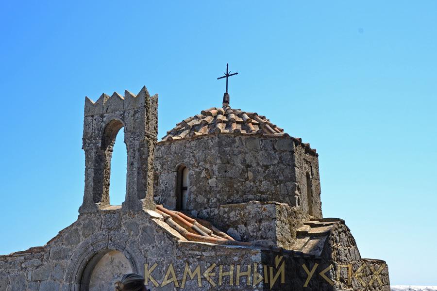 греческая православная церковь из камня