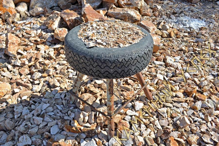 Стол для обработки камня из старого колеса