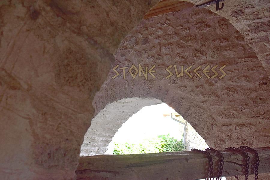Метеоры Греция монастырь арочные своды